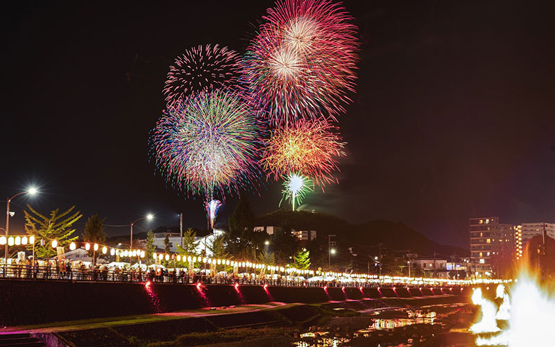 横浜・丘と海の祭り 公式記録　100周年記念史　Japan yokohama 横浜青年会議所創立70周年記念誌