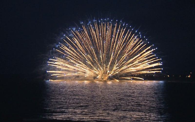 鎌倉花火を象徴する水中花火！