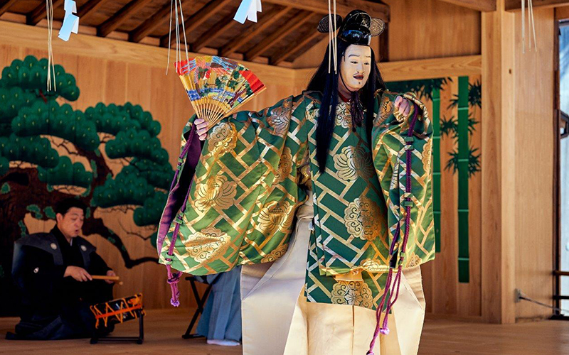 朝の神幸は、午前6時に...