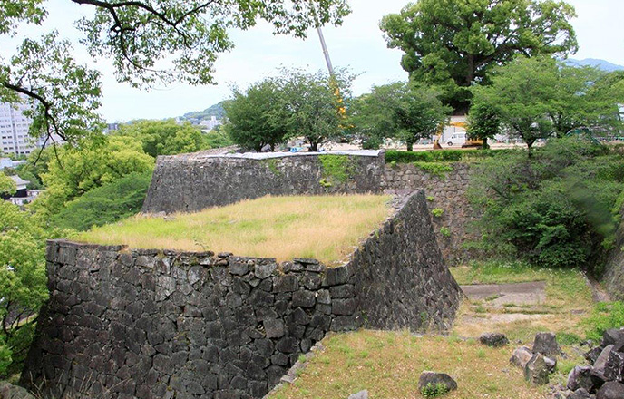 熊本城･五層櫓跡(向こうは飯田丸)　撮影：泉秀樹