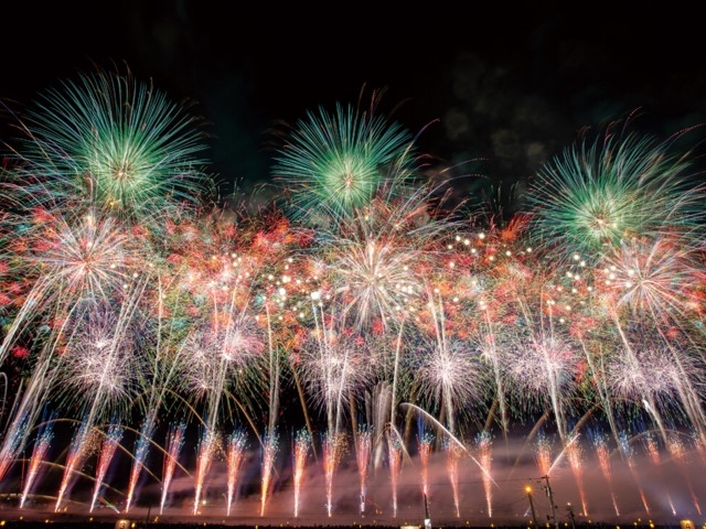 第94回全国花火競技大会 大曲の花火 秋田県 の開催概要 アクセス情報 全国花火大会ガイド アクセス情報 放送情報