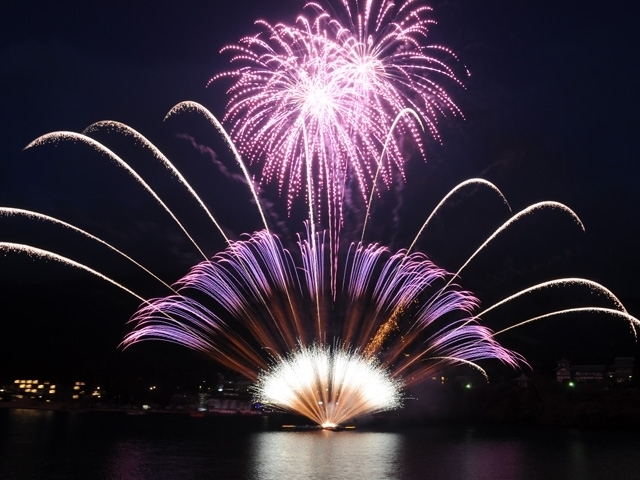 箱根園サマーナイトフェスタ 神奈川県 の開催概要 アクセス情報 全国花火大会ガイド アクセス情報 放送情報