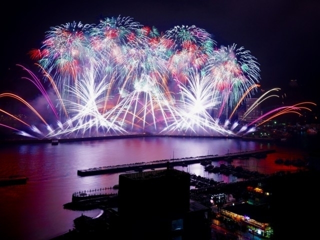 熱海海上花火大会 静岡県 の開催概要 アクセス情報 全国花火大会ガイド アクセス情報 放送情報